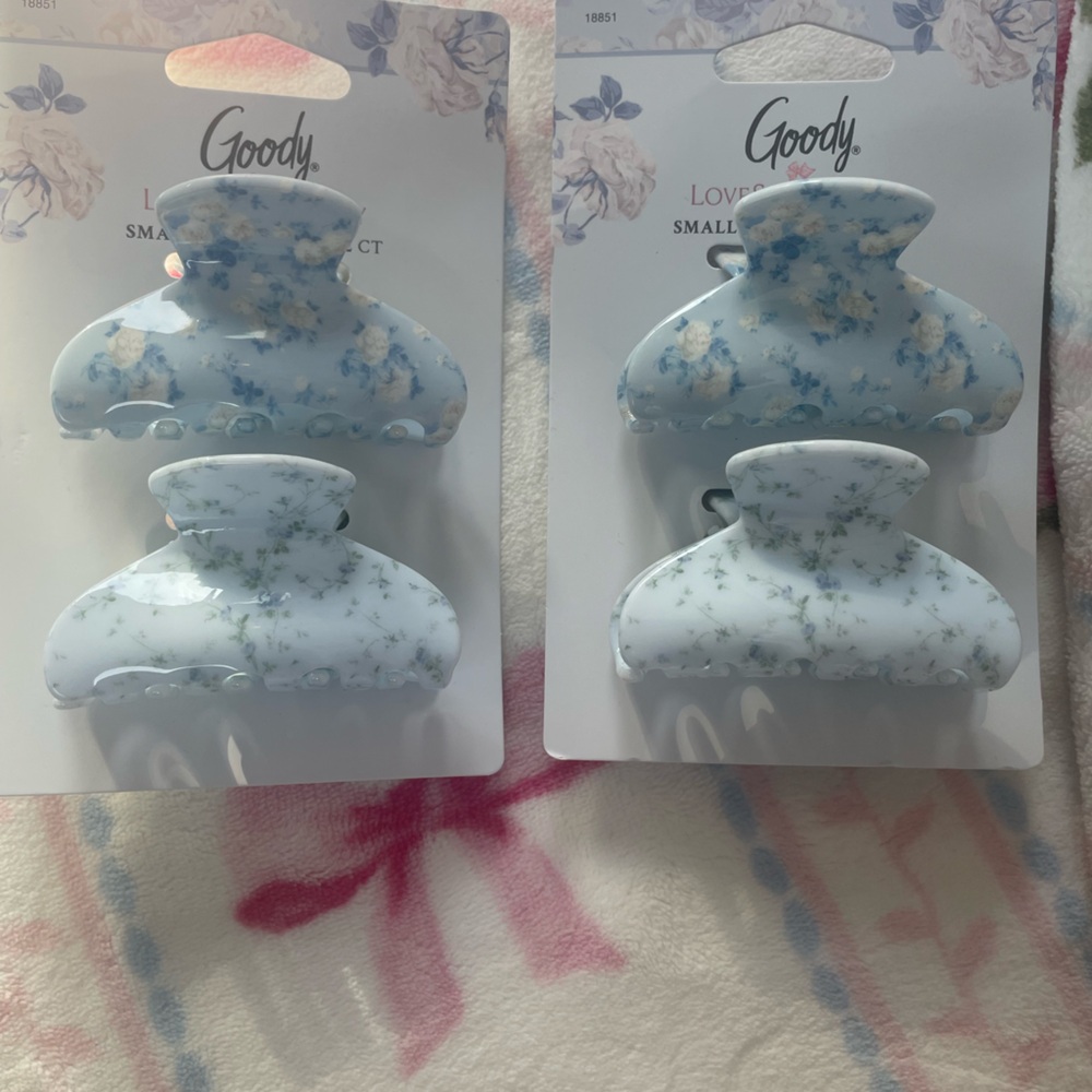 Loveshackfancy x goody blue 2pc hair clips 💙